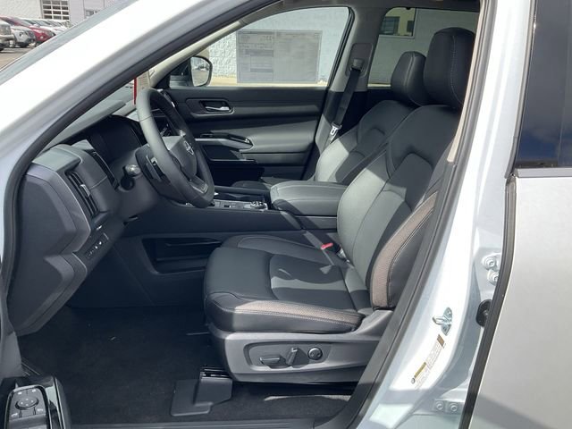 New 2026 Nissan Pathfinder SL w/ SL Premium Package image 10