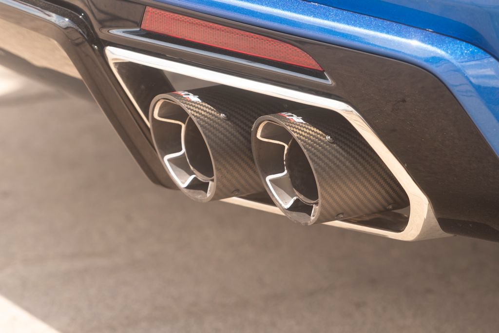 Used 2018 Chevrolet Camaro SS w/ LPO, Ground Effects Package RWD image 19