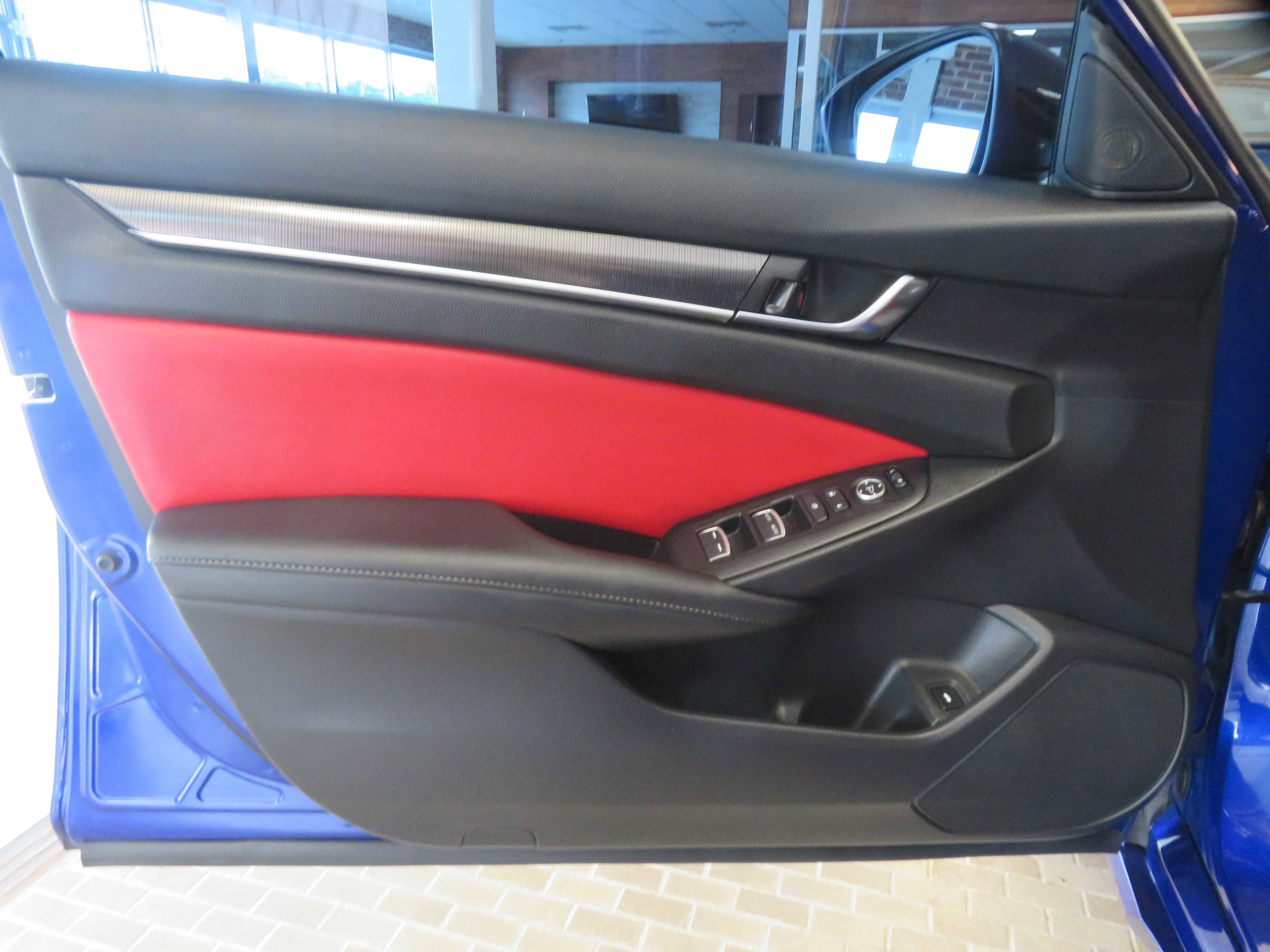 Used 2021 Honda Accord Sport image 14