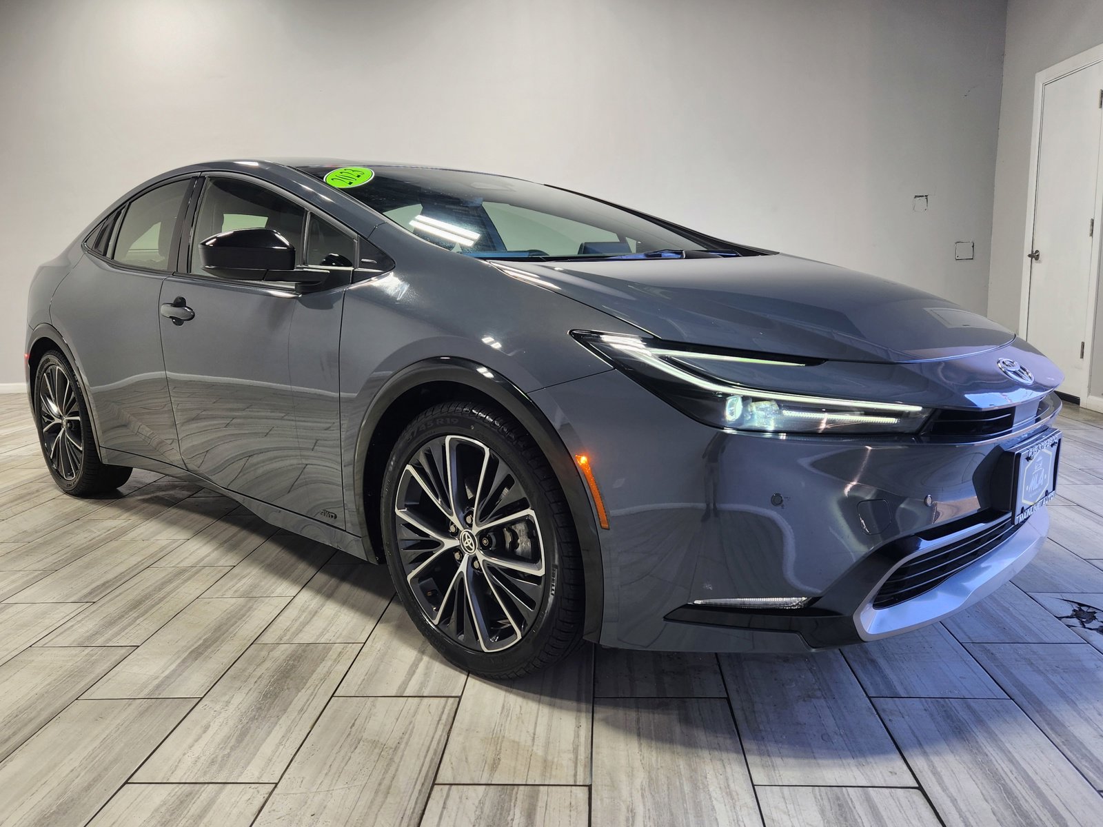Used 2023 Toyota Prius XLE AWD/4WD image 7