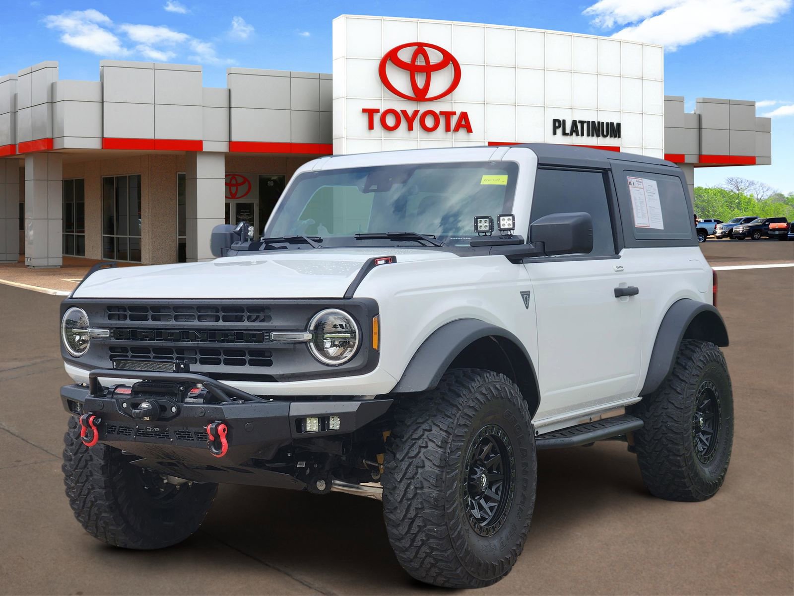 Used 2023 Ford Bronco 2-Door w/ Sasquatch Package AWD/4WD image 2