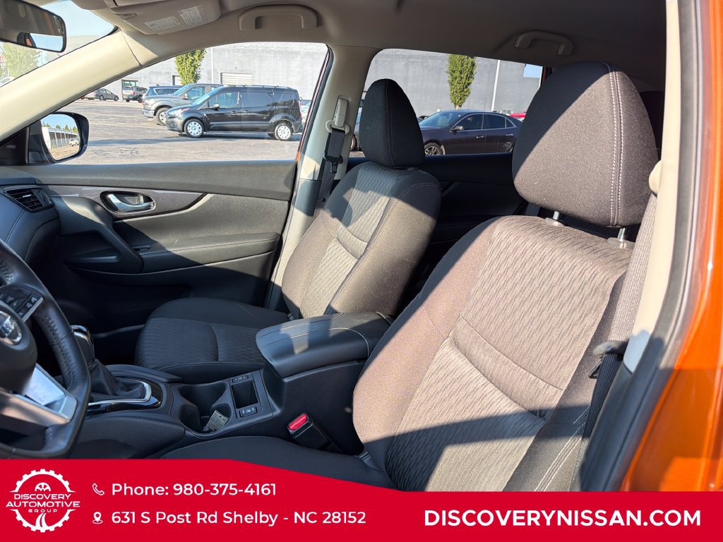 Certified 2019 Nissan Rogue SV FWD image 14