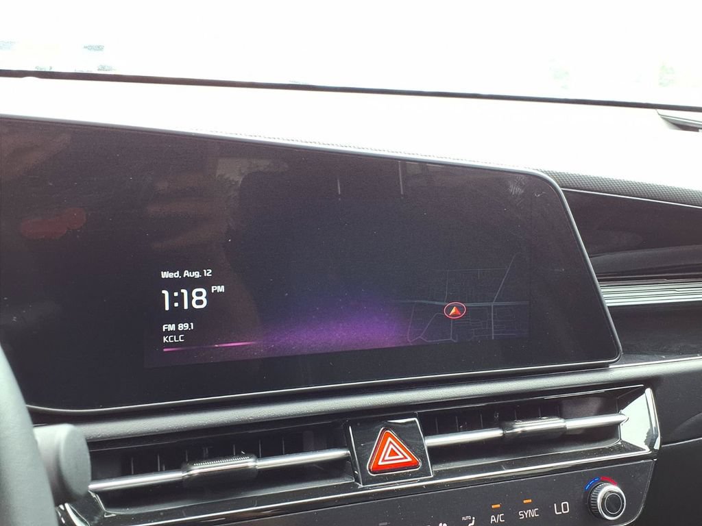 Used 2025 Kia Niro EX Touring FWD image 10