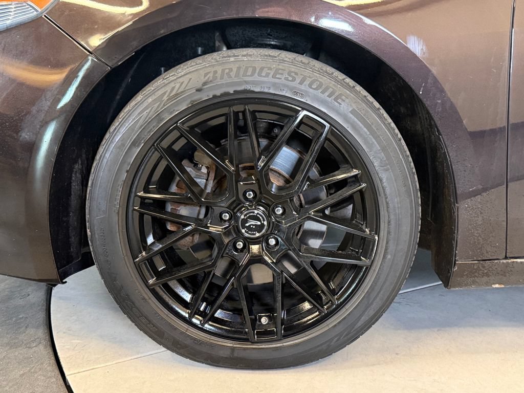 Used 2015 Acura TLX V6 w/ Technology Package FWD image 25