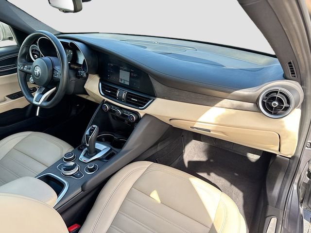 Used 2023 Alfa Romeo Giulia AWD w/ Quick Order Package 22X Lusso image 12