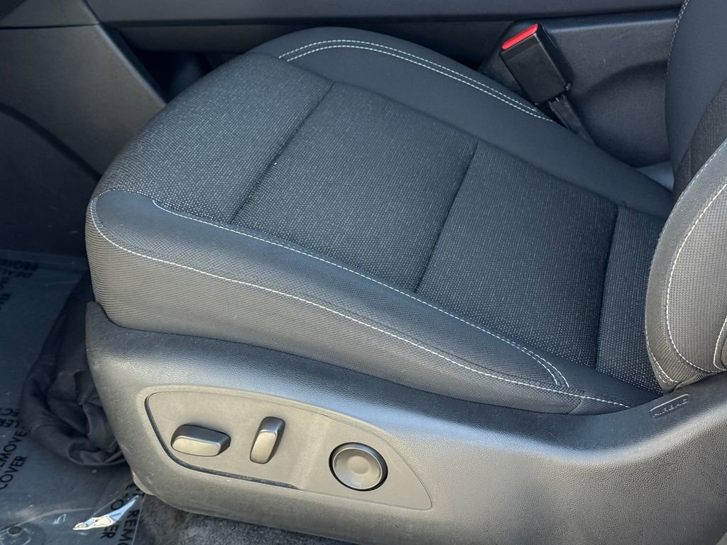 Used 2024 Chevrolet Traverse LT image 21