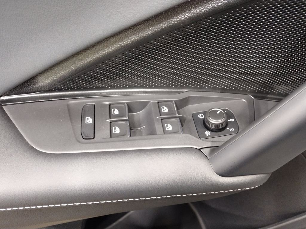 New 2026 Volkswagen Tiguan SEL R-Line image 22