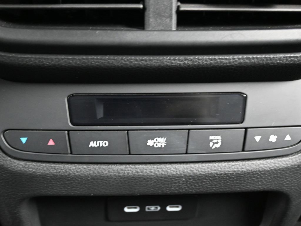 Used 2025 Honda Pilot EX-L image 32