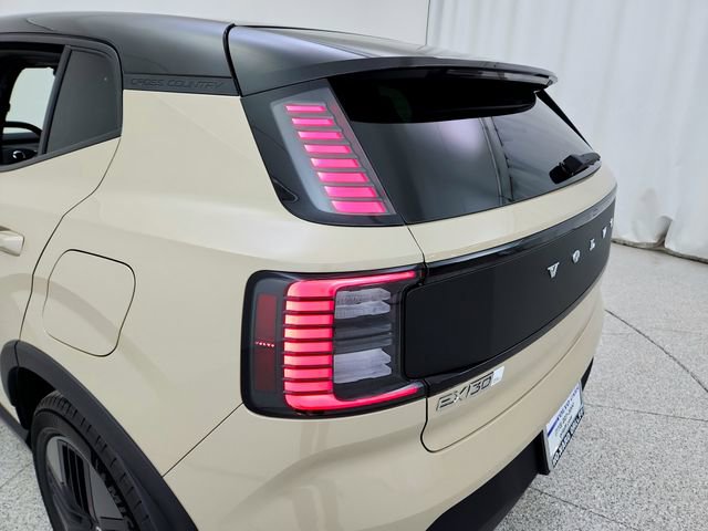 New 2026 Volvo EX30 Cross Country Ultra image 39