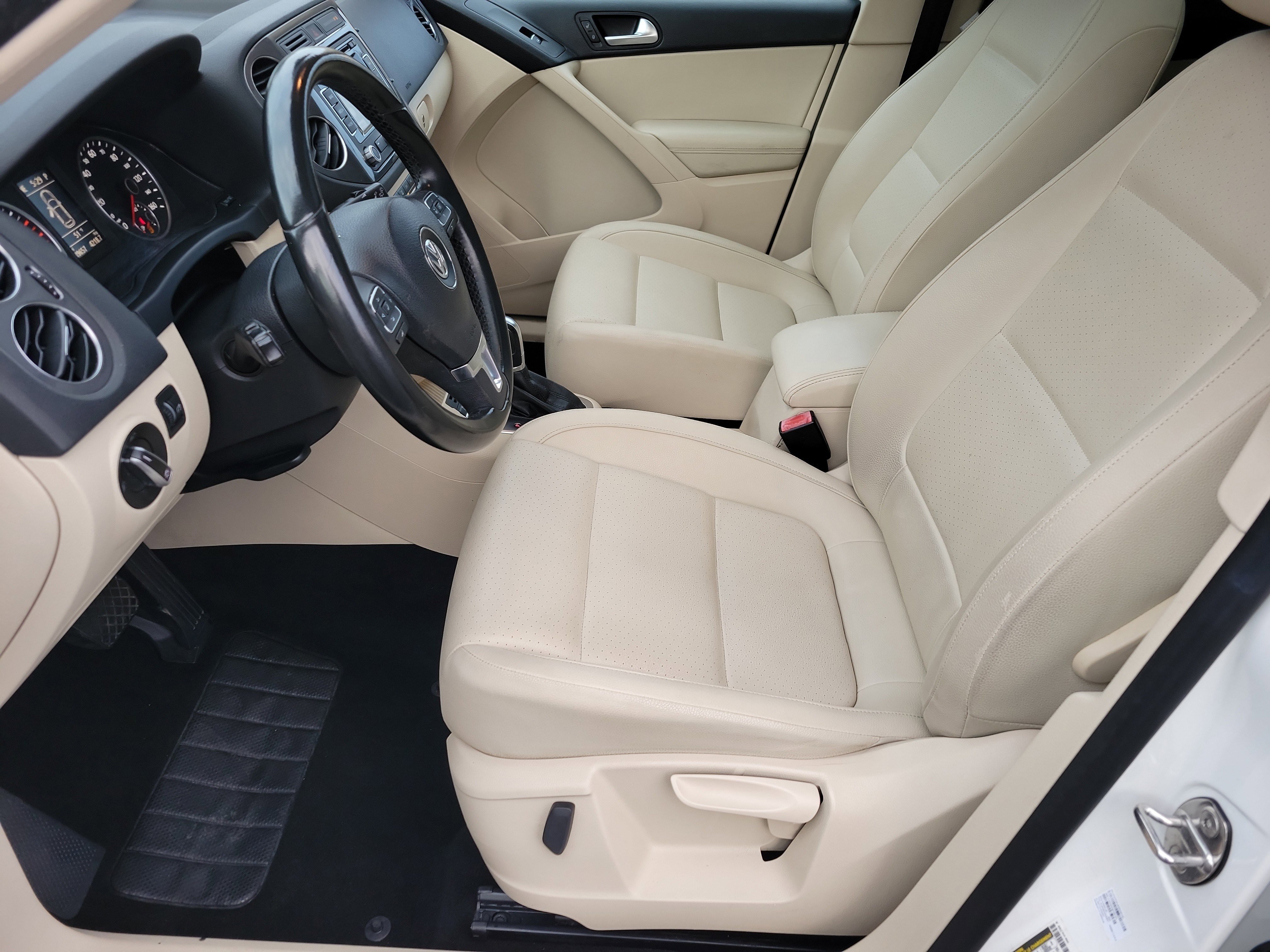 Used 2013 Volkswagen Tiguan SEL image 4