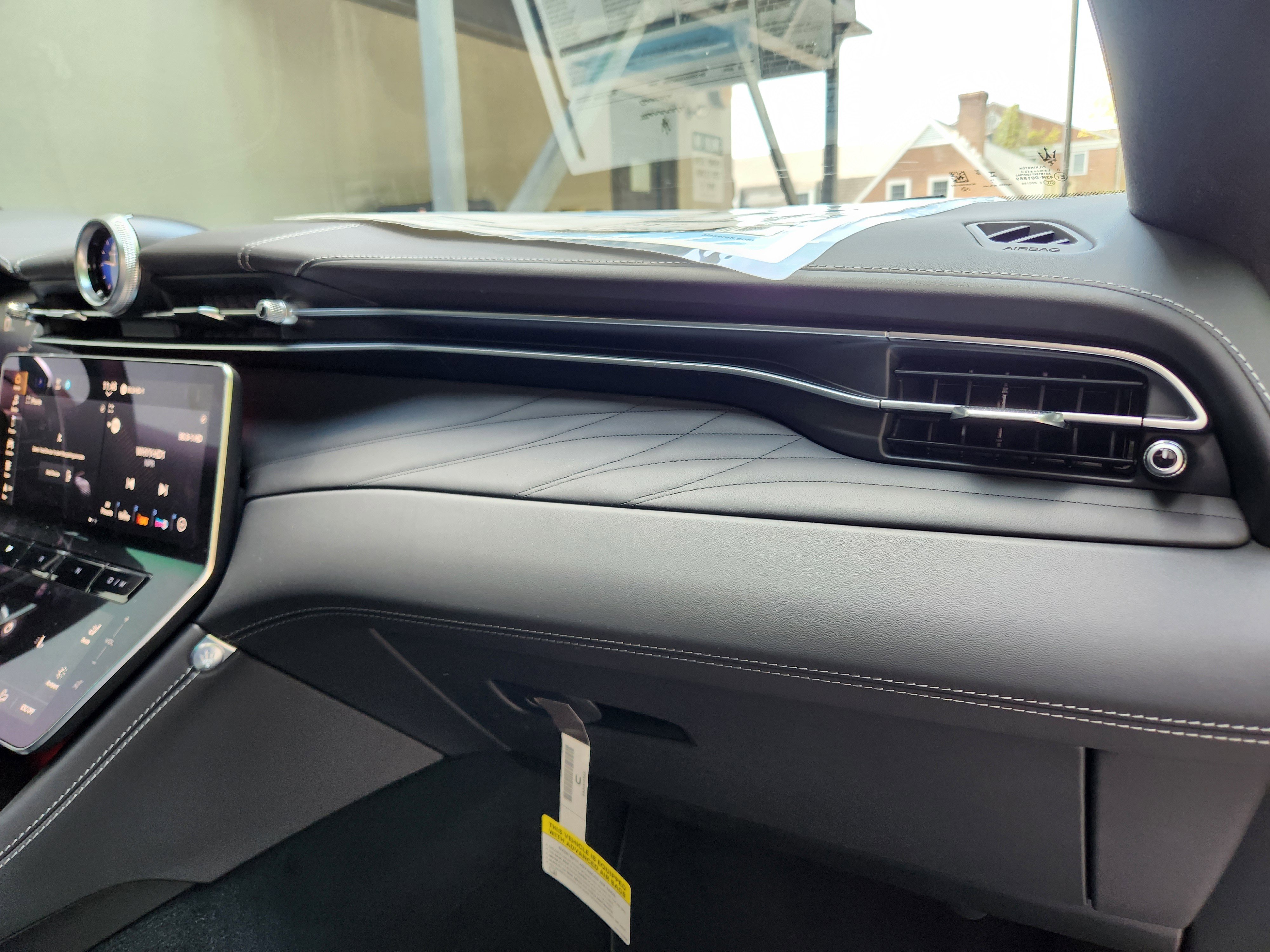 New 2025 Maserati Grecale GT image 17