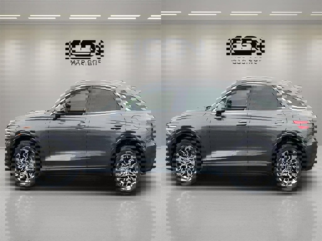 Used 2024 Genesis GV70 2.5T w/ Advanced Package image 5