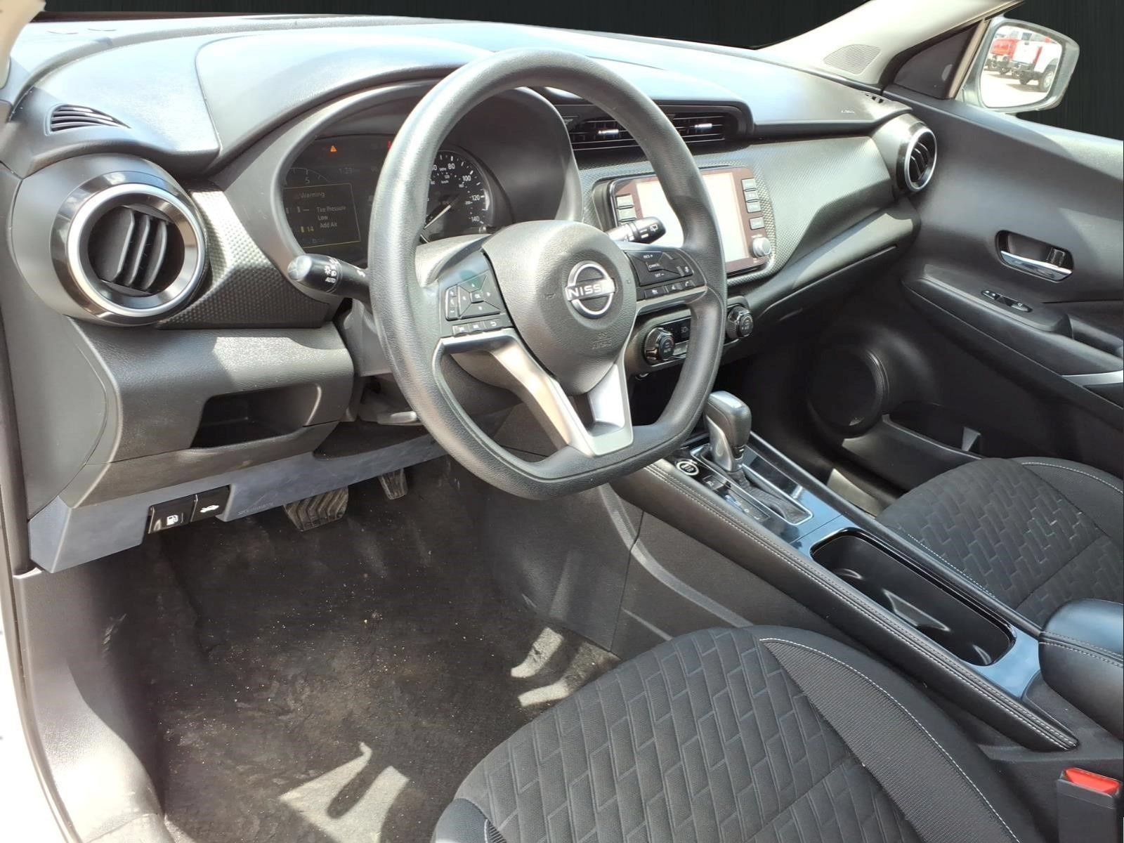 Used 2022 Nissan Kicks SV FWD image 15