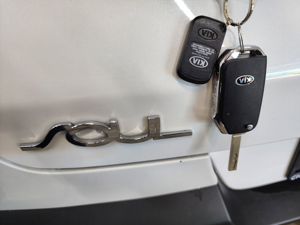 Used 2020 Kia Soul LX FWD image 36