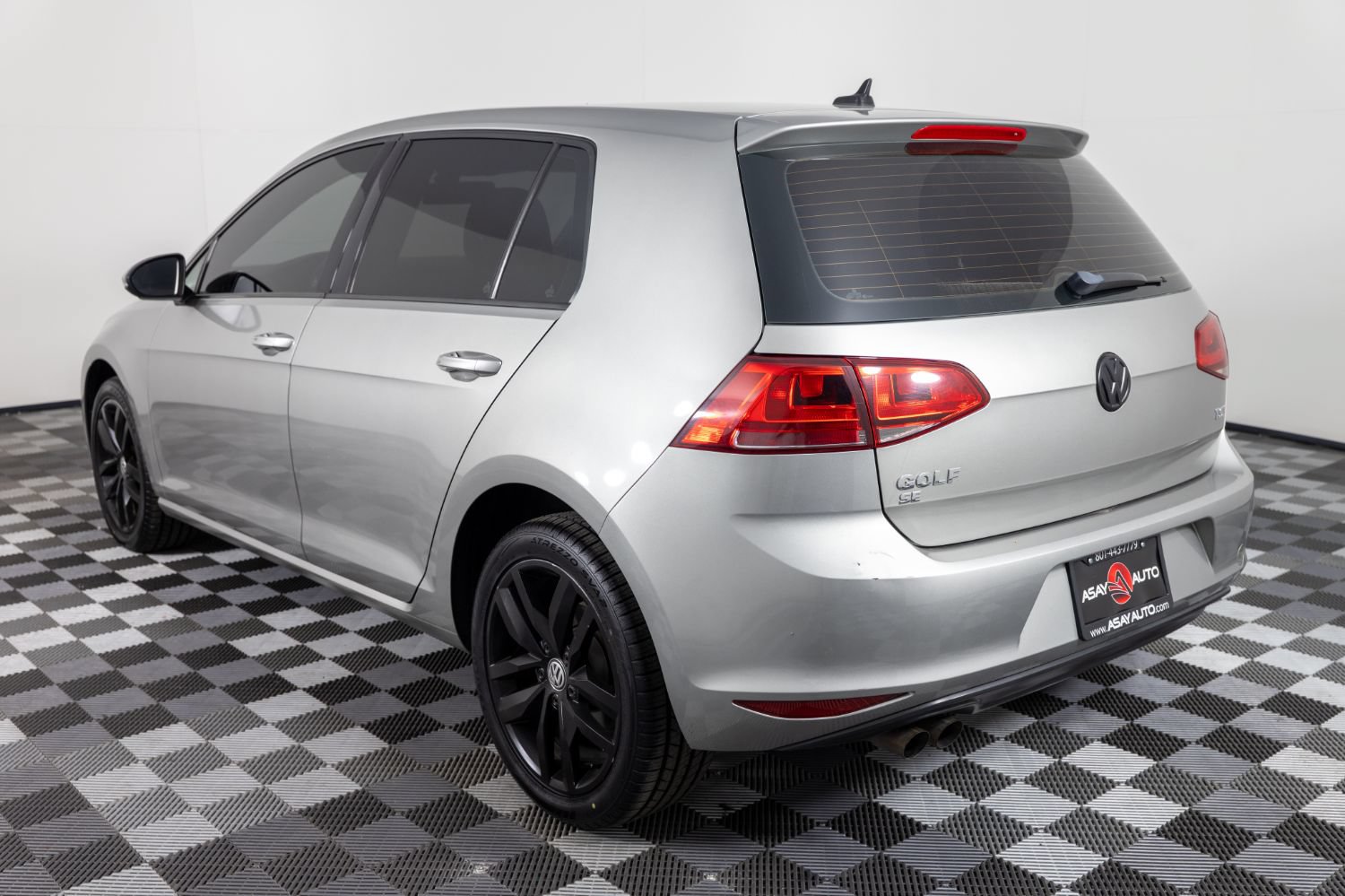 Used 2017 Volkswagen Golf SE FWD image 5