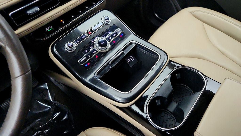 Used 2022 Lincoln Nautilus AWD w/ Premium Package image 16