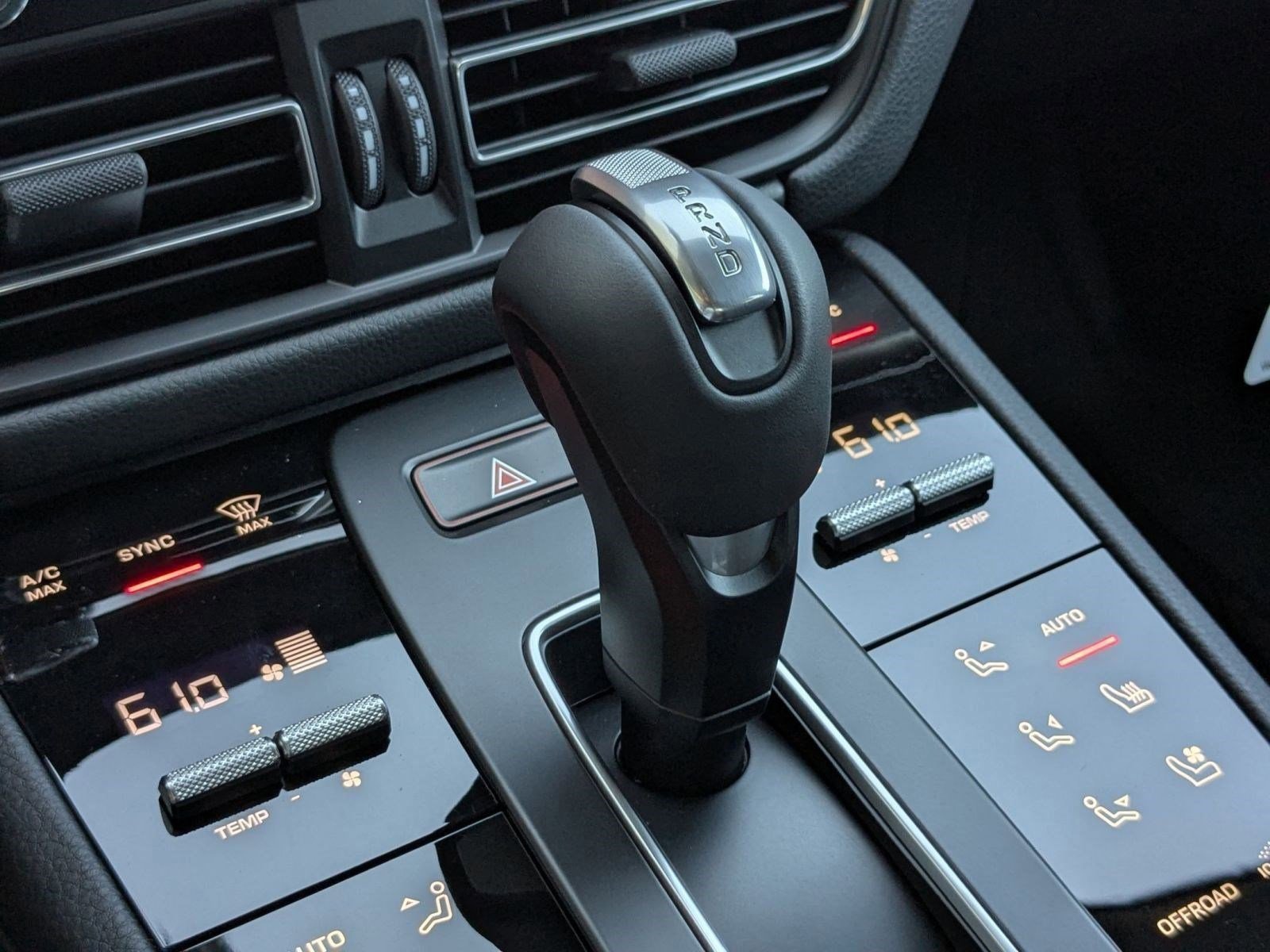 Certified 2025 Porsche Macan image 20