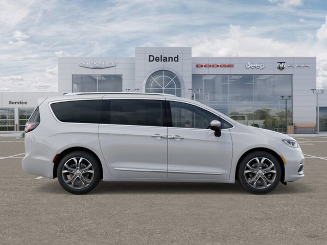 New 2026 Chrysler Pacifica Pinnacle w/ Trailer Tow Group AWD/4WD image 24