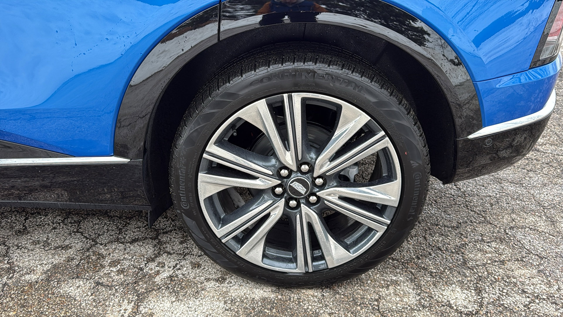 New 2026 Cadillac Optiq Luxury 2 image 31