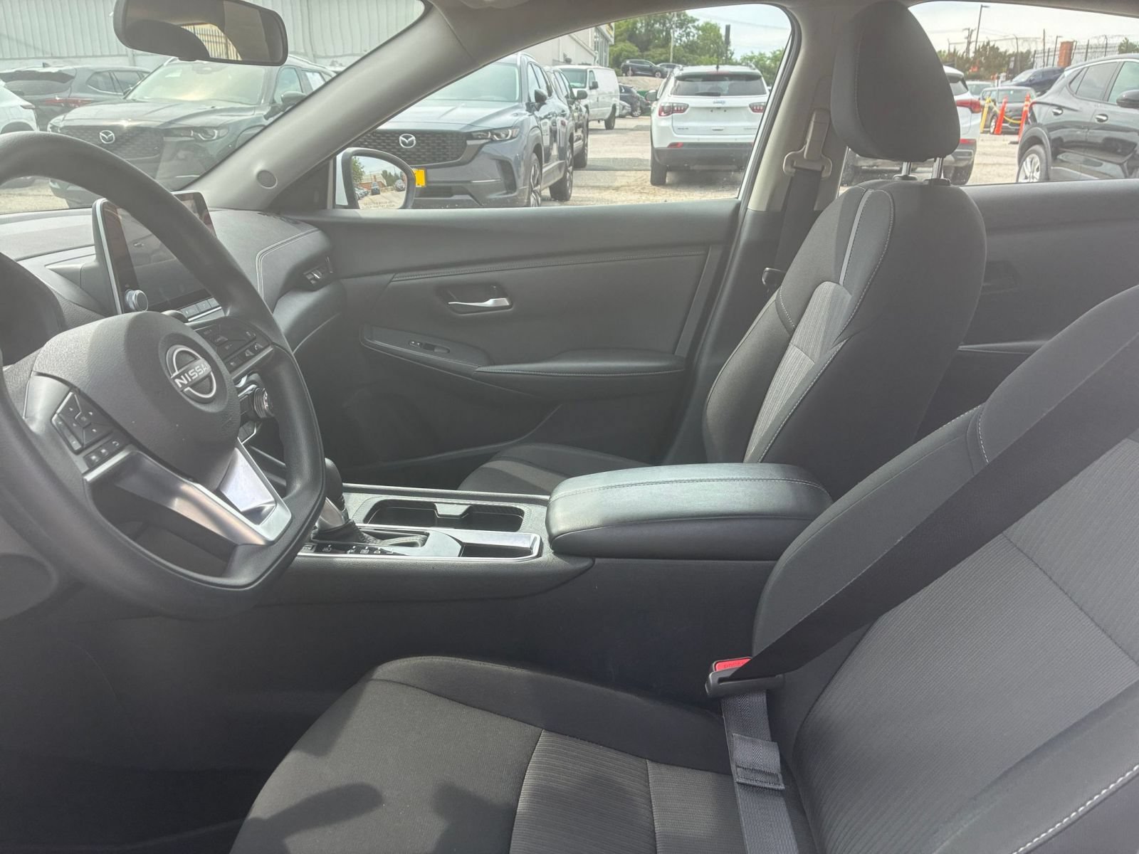 Used 2025 Nissan Sentra SV FWD image 22
