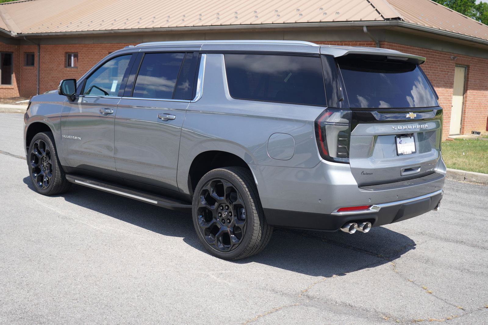 New 2025 Chevrolet Suburban Premier image 6
