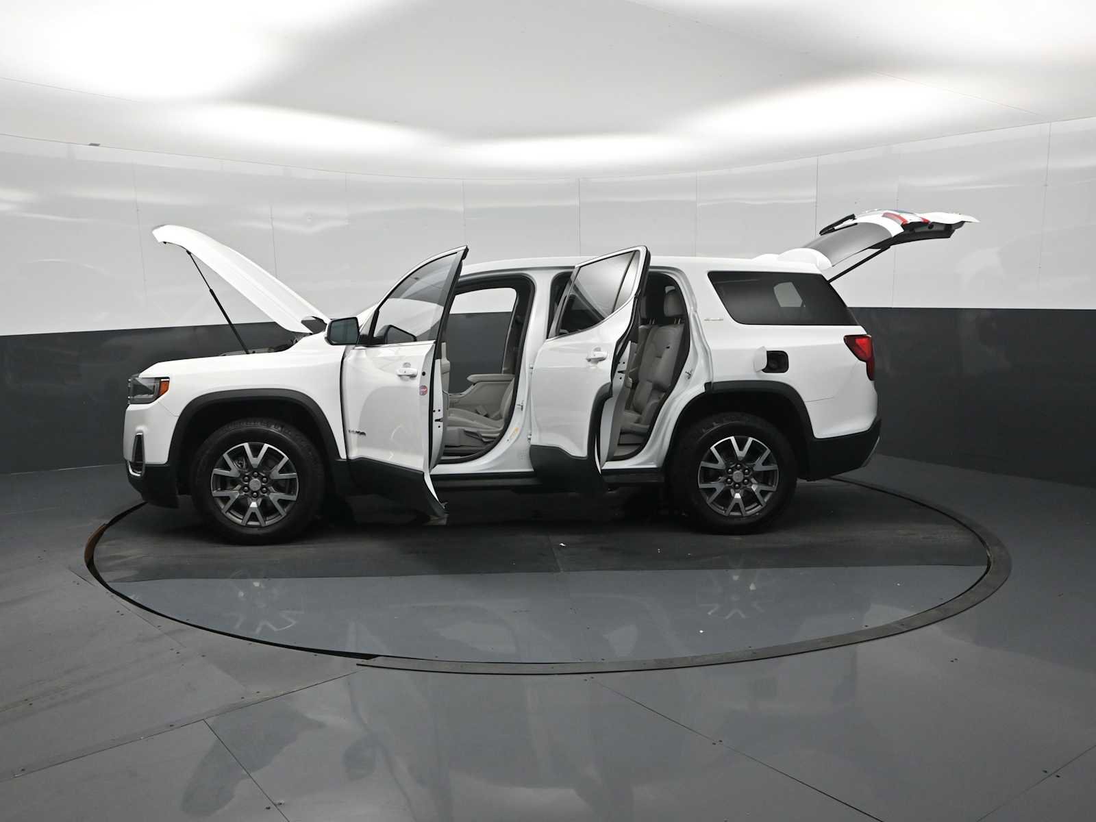 Used 2021 GMC Acadia SLE w/ LPO, Cargo Package image 38