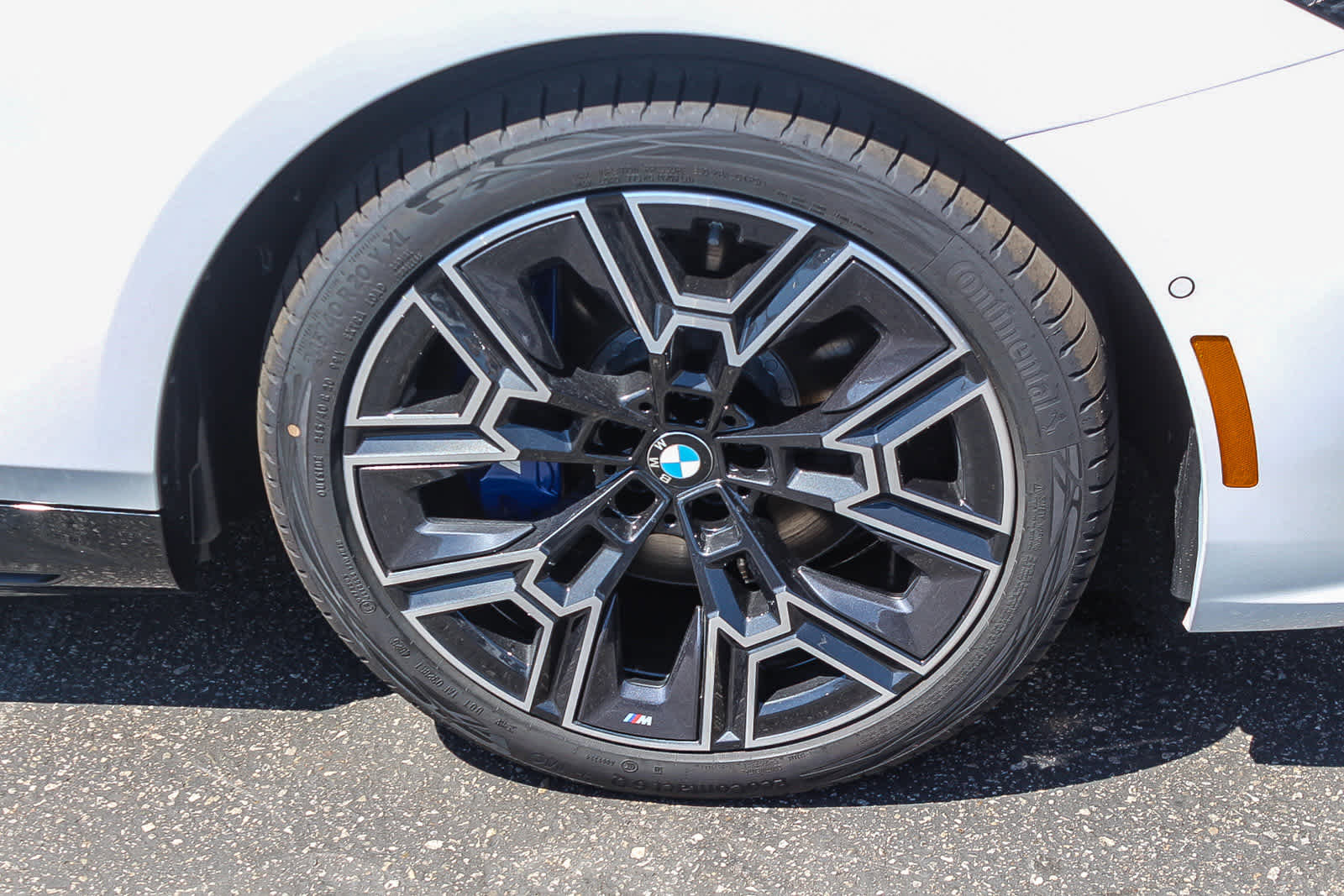 New 2026 BMW i5 eDrive40 w/ M Sport Package RWD image 9