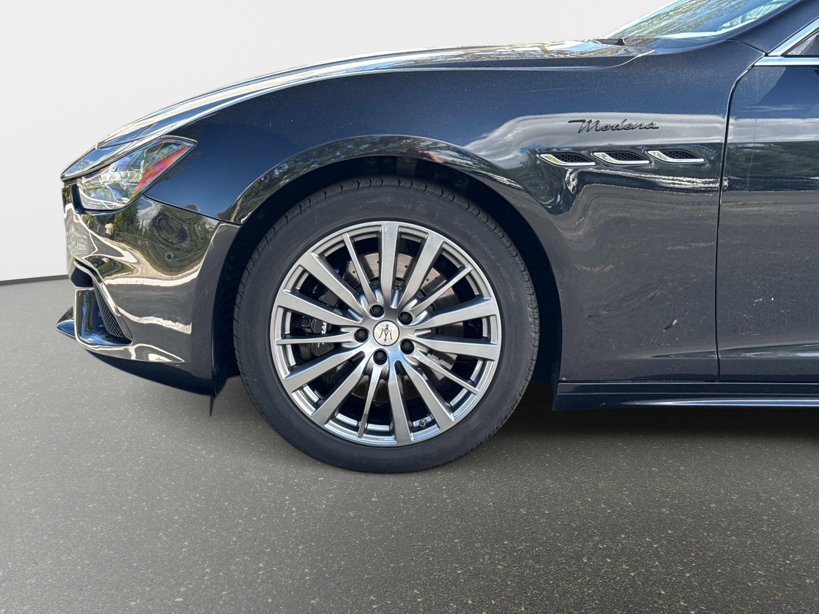Used 2022 Maserati Ghibli Modena Q4 image 12