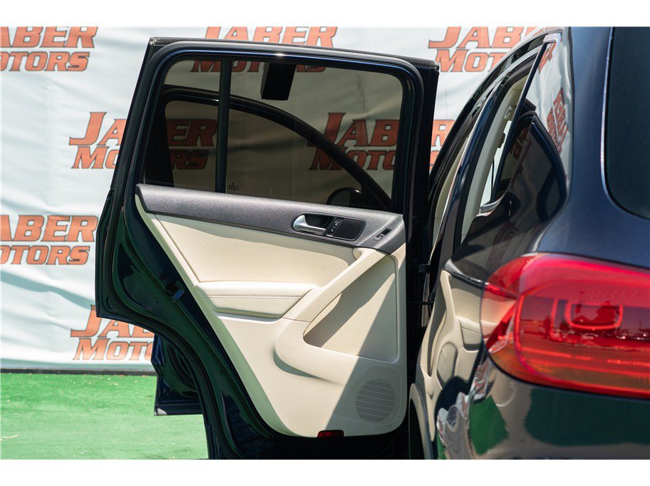 Used 2013 Volkswagen Tiguan S FWD image 14