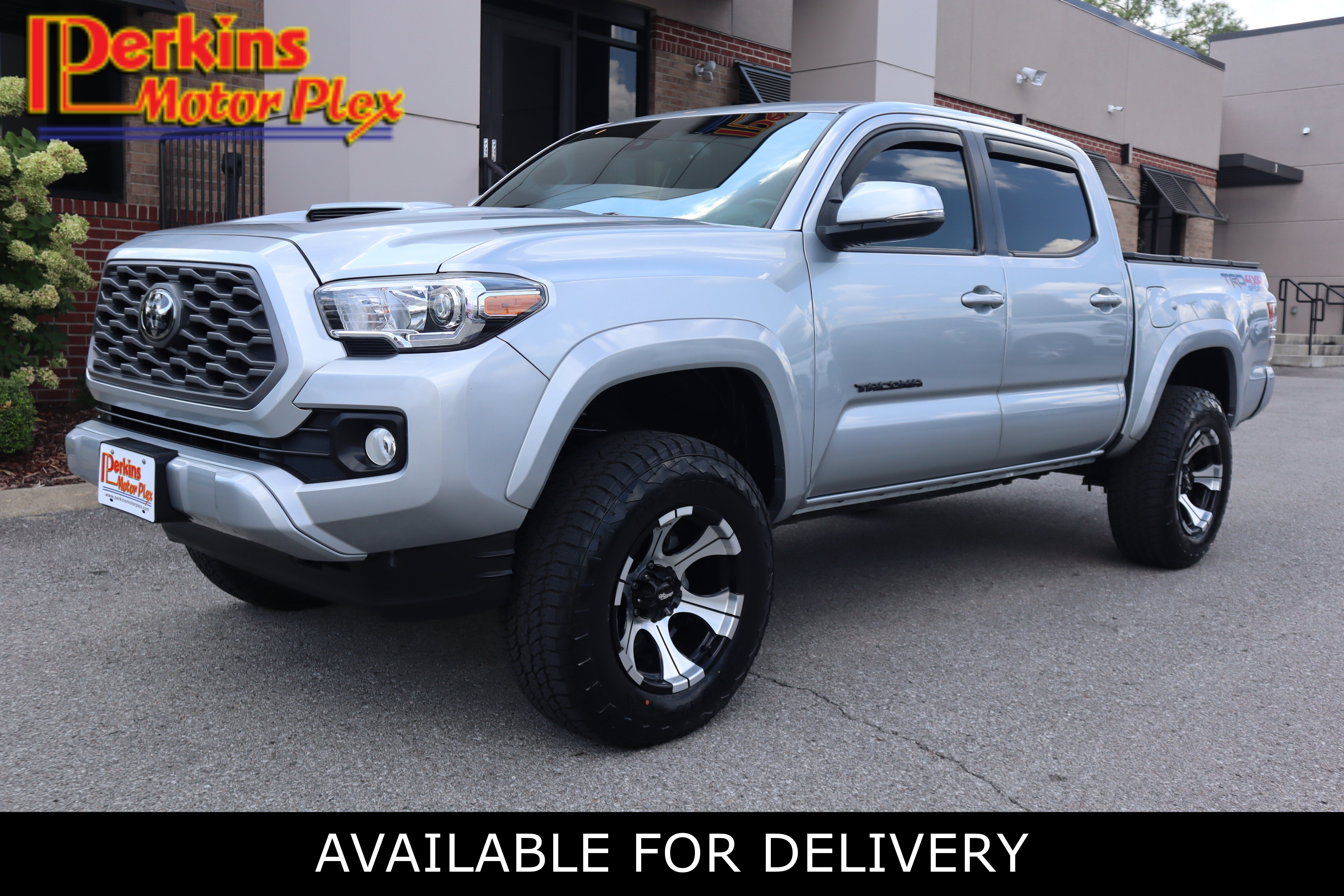 Used 2022 Toyota Tacoma TRD Sport AWD/4WD image 1
