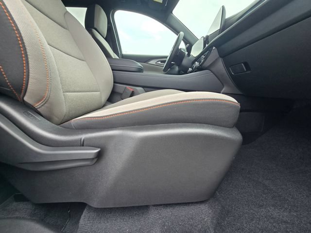 Used 2025 Chevrolet Traverse LT w/ LPO, Floor Liner Package FWD image 20