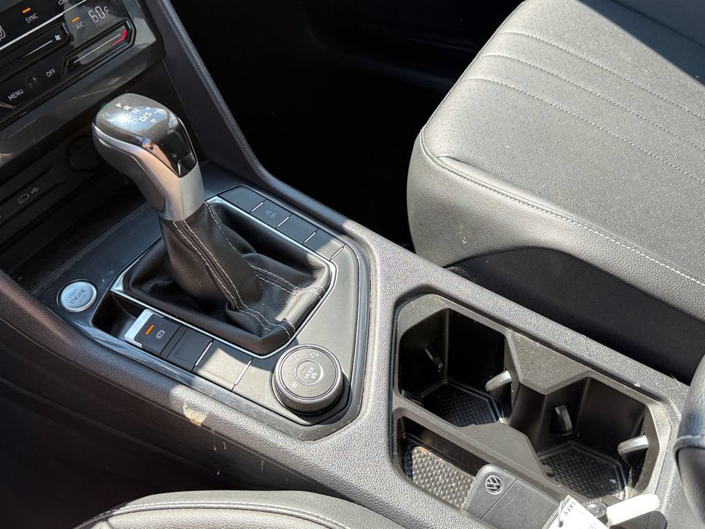 Used 2023 Volkswagen Tiguan SE AWD/4WD image 31