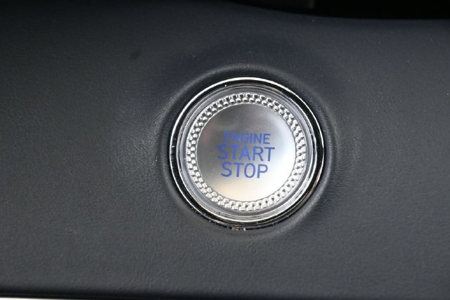 Used 2025 Genesis GV70 3.5T Sport AWD/4WD image 32