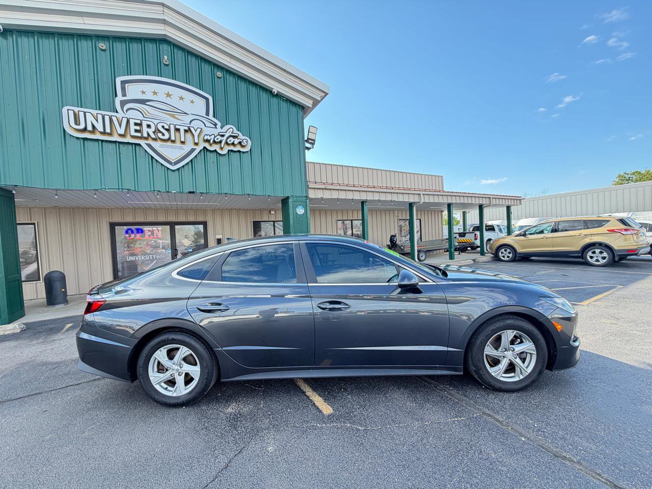 Used 2020 Hyundai Sonata SE w/ Cargo Package FWD image 2