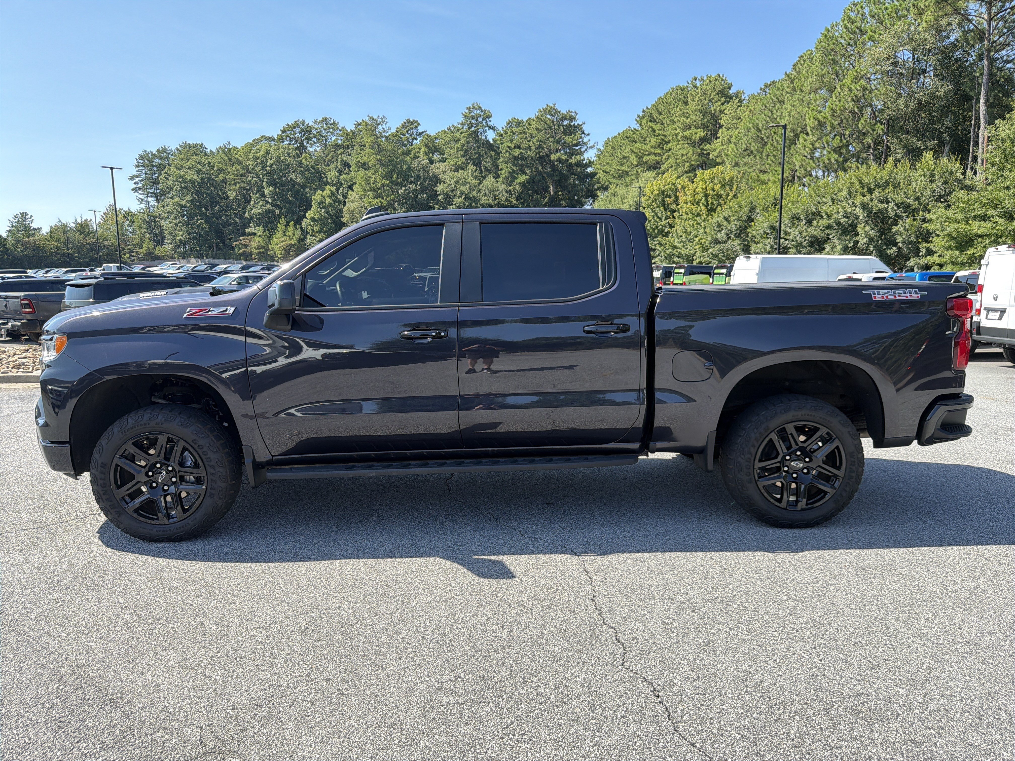 Used 2024 Chevrolet Silverado 1500 LT Trail Boss w/ Convenience Package II AWD/4WD image 4
