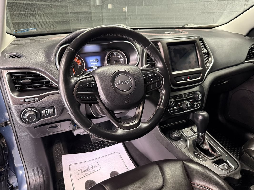 Used 2019 Jeep Cherokee Trailhawk w/ Cold Weather Group AWD/4WD image 11