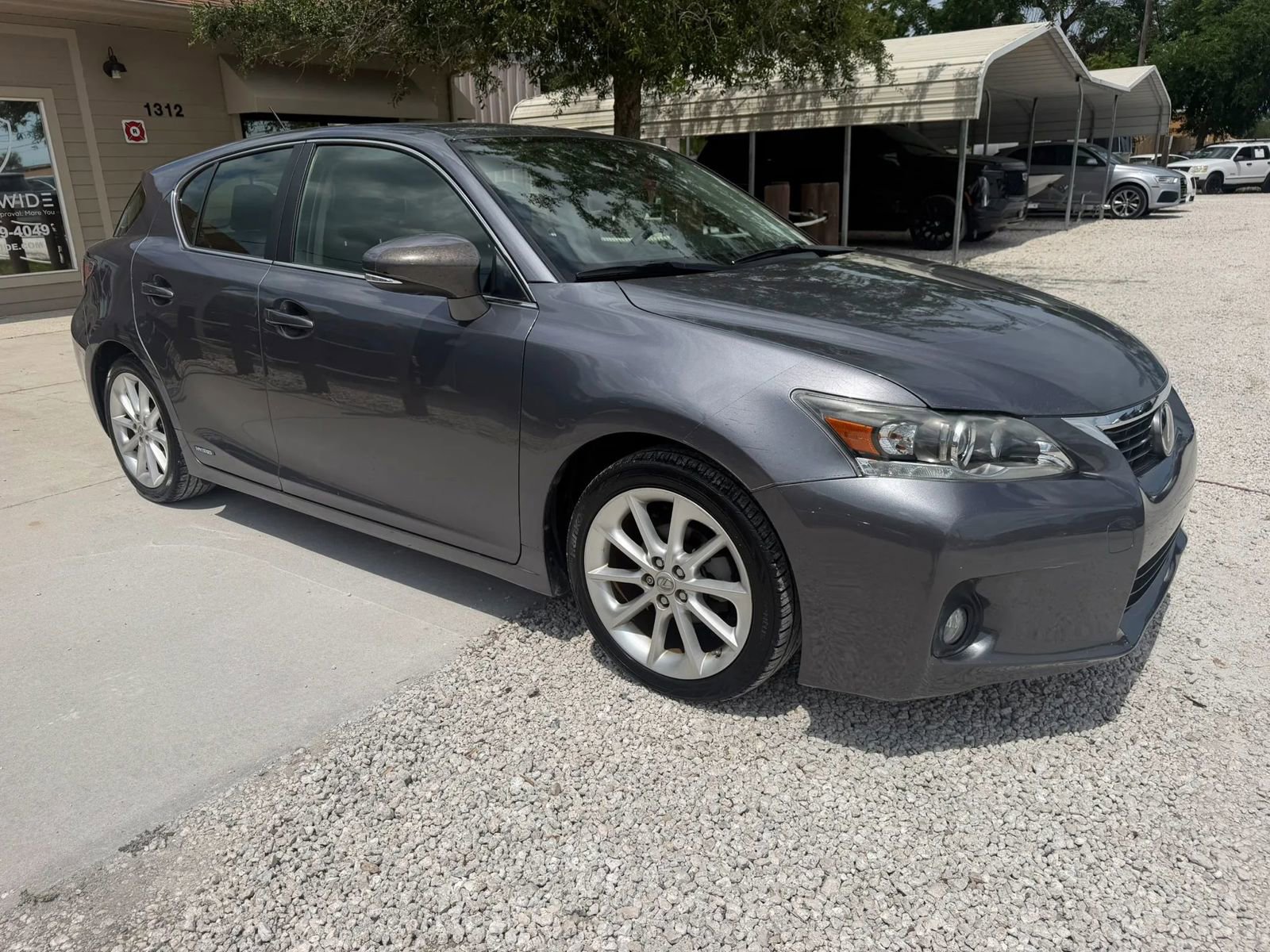 Used 2013 Lexus CT 200h w/ Premium Pkg w/Backup Camera FWD image 2