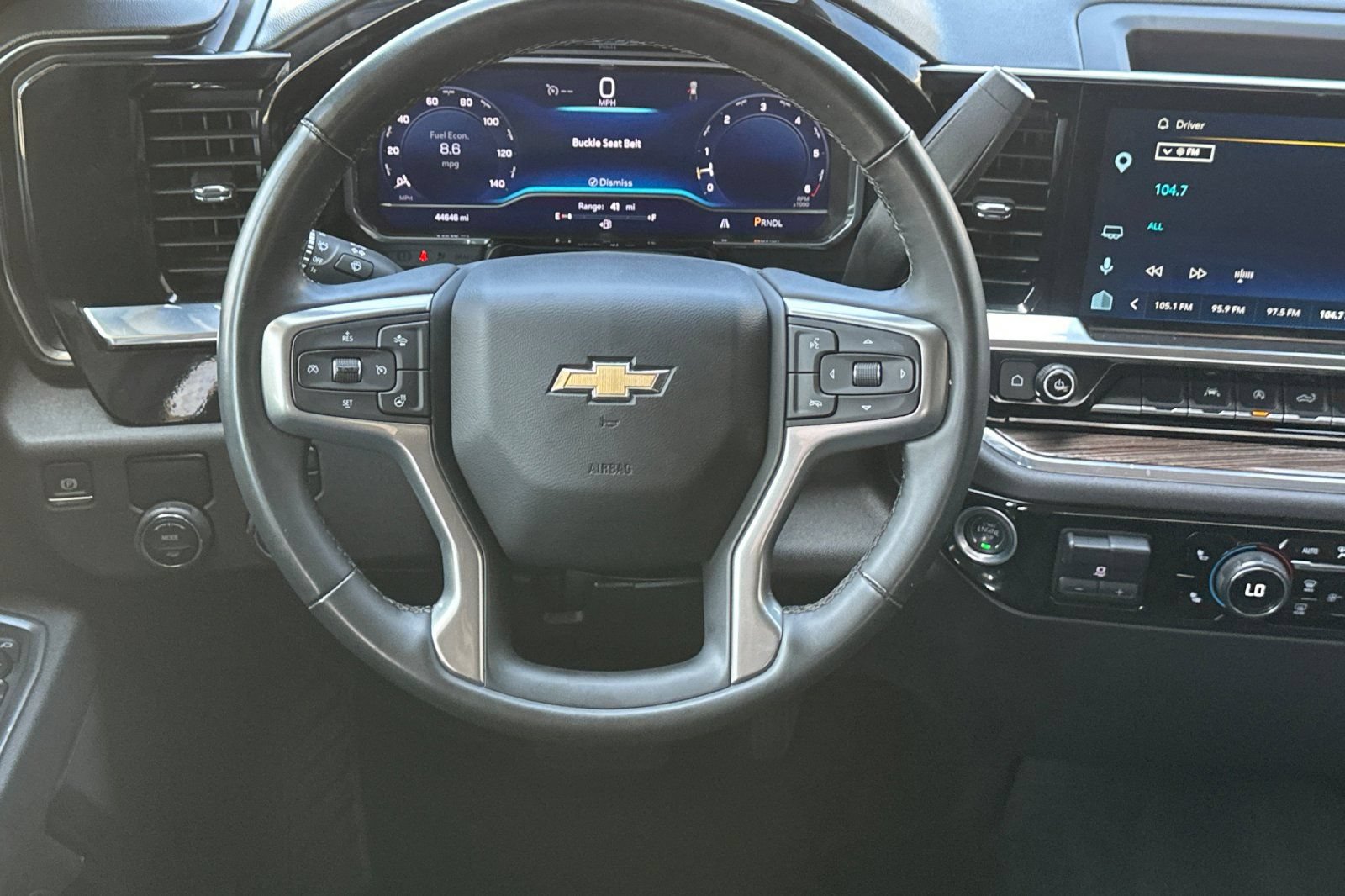 Used 2025 Chevrolet Silverado 1500 LT RWD image 14