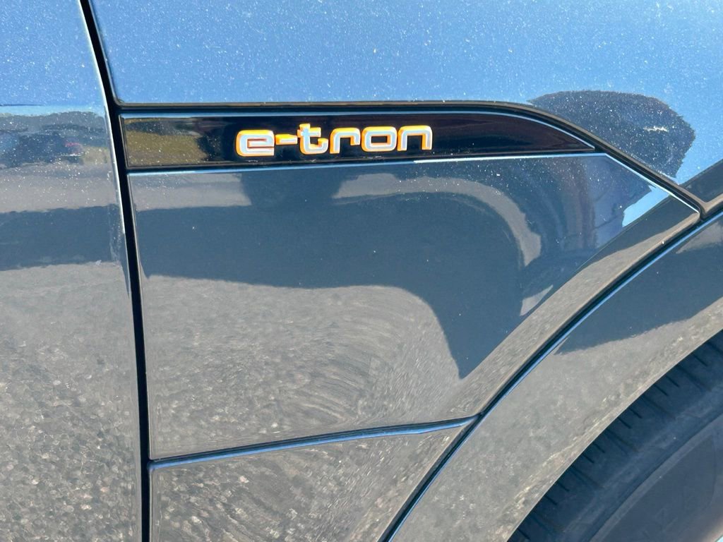 Used 2019 Audi e-tron Premium Plus image 8