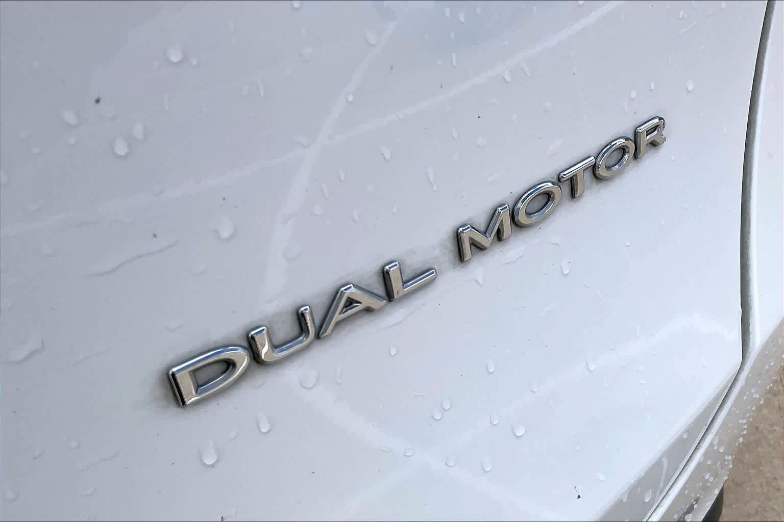 Used 2023 Tesla Model Y AWD image 28