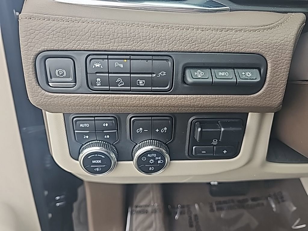 Used 2022 GMC Yukon XL Denali w/ Denali Ultimate Package image 20