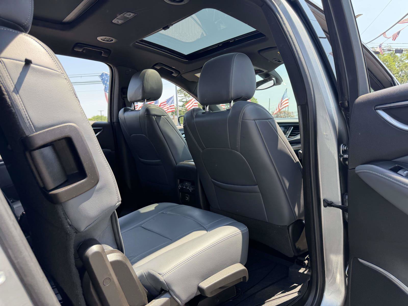 Used 2023 Buick Enclave Essence w/ Experience Buick Package AWD/4WD image 15