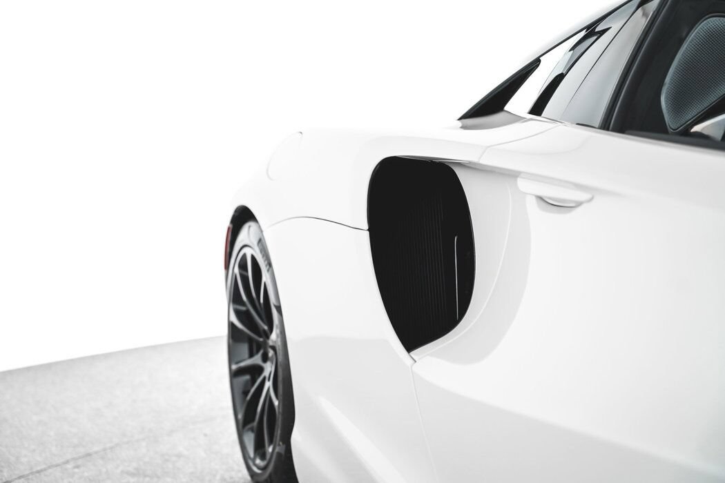 Used 2025 McLaren Artura Spider RWD image 3