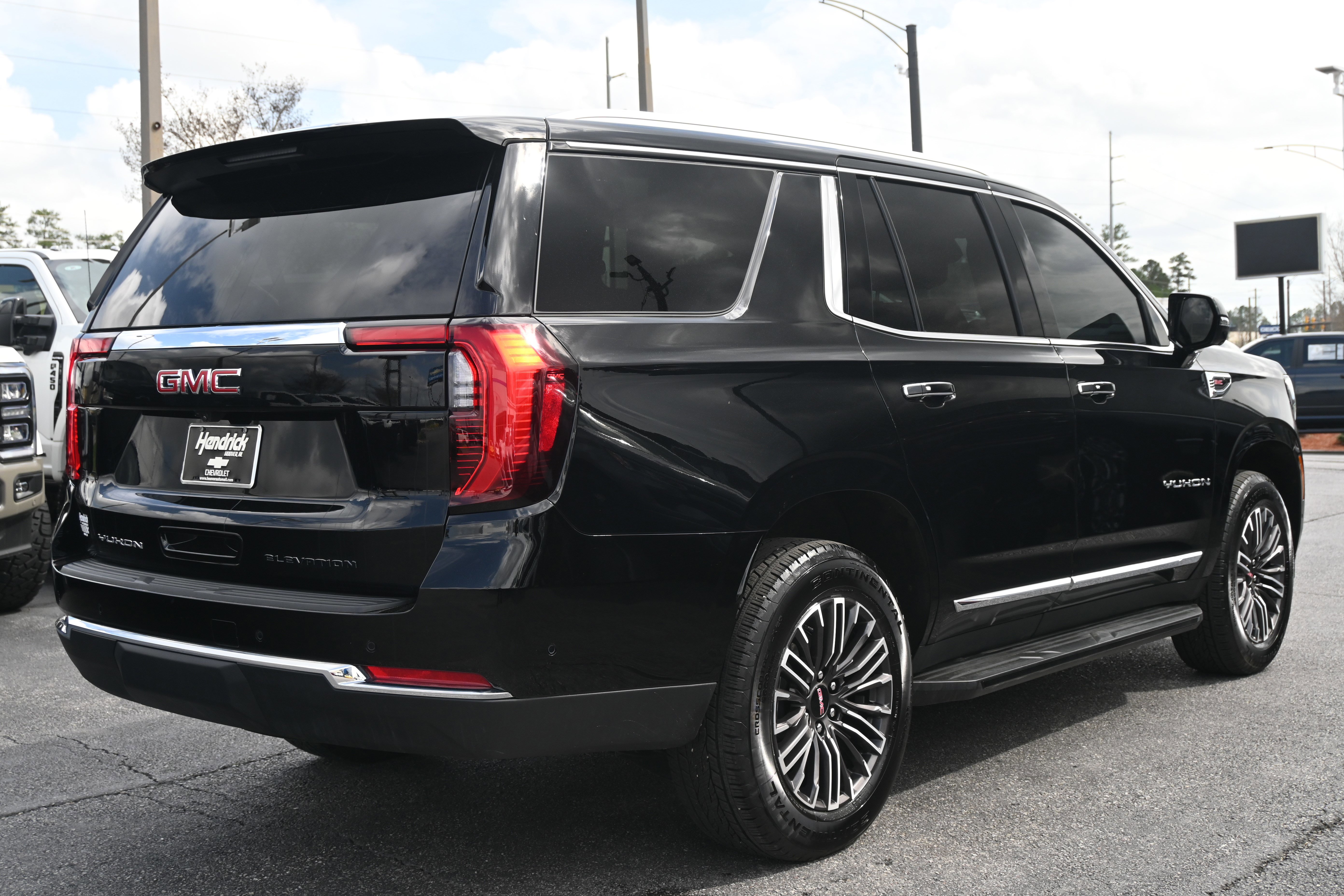 Used 2025 GMC Yukon Elevation w/ LPO, Floor Liner Package image 17