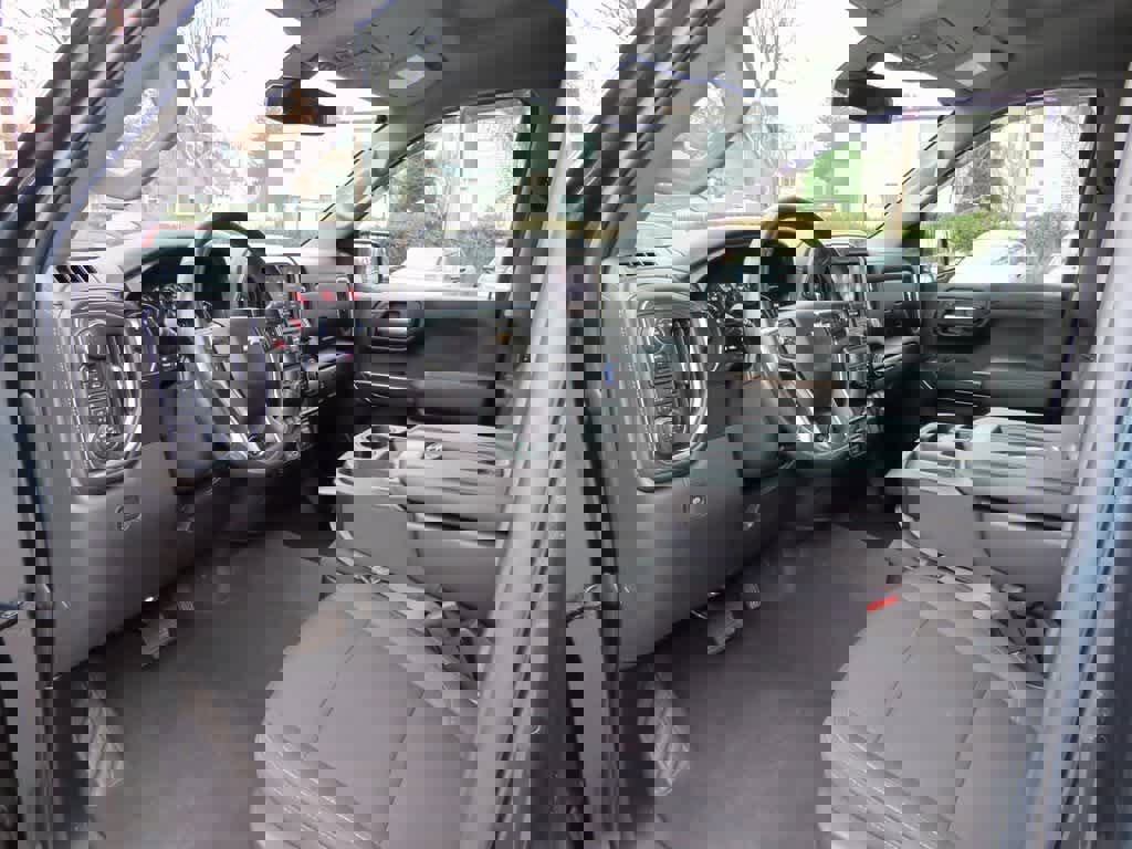 Used 2020 Chevrolet Silverado 1500 LT w/ All-Star Edition image 2