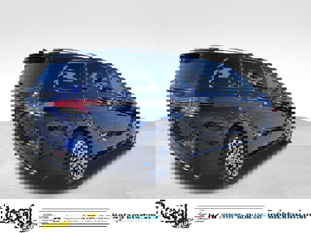 Used 2023 Toyota Sienna Limited image 4