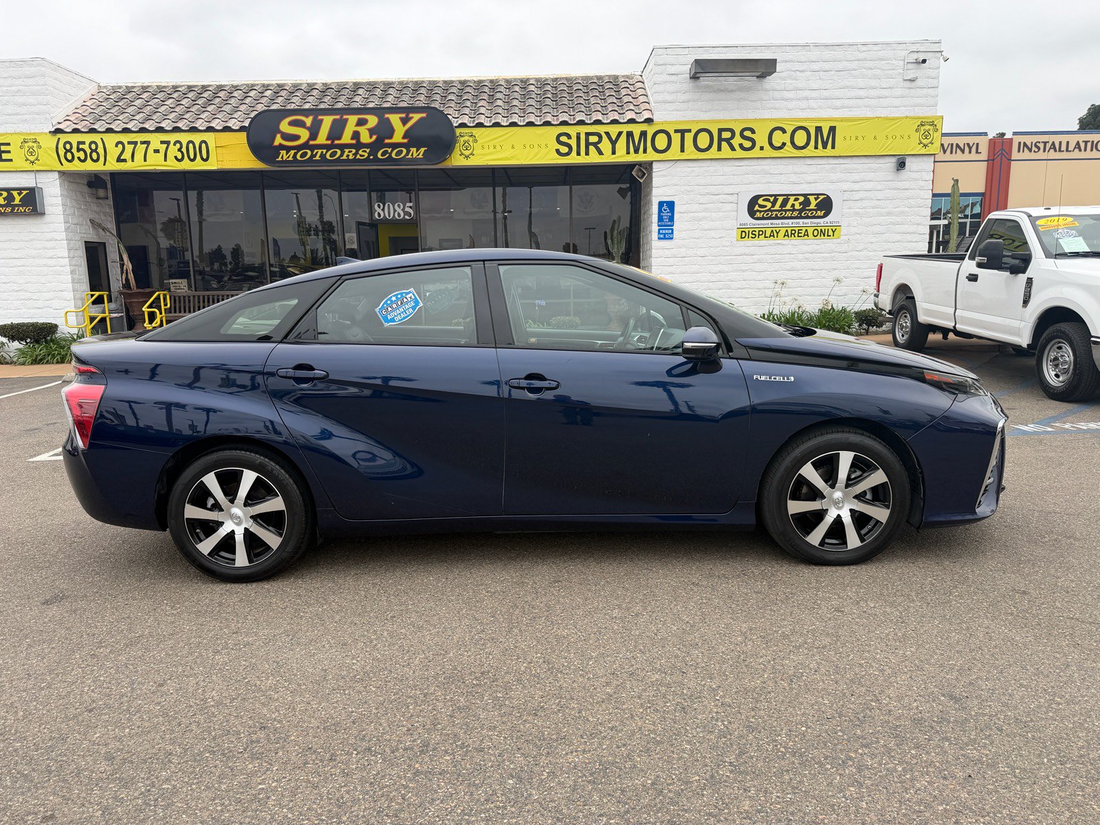 Used 2017 Toyota Mirai FWD image 2