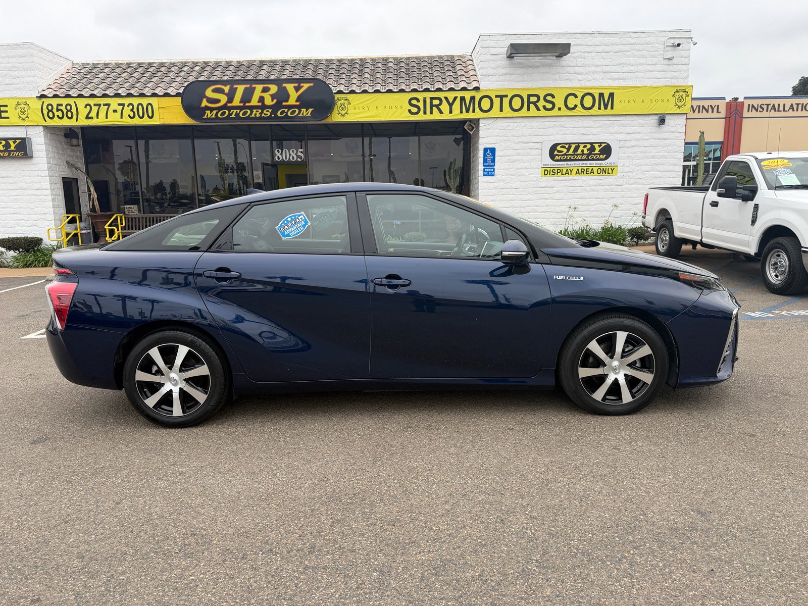 Used 2017 Toyota Mirai FWD image 2