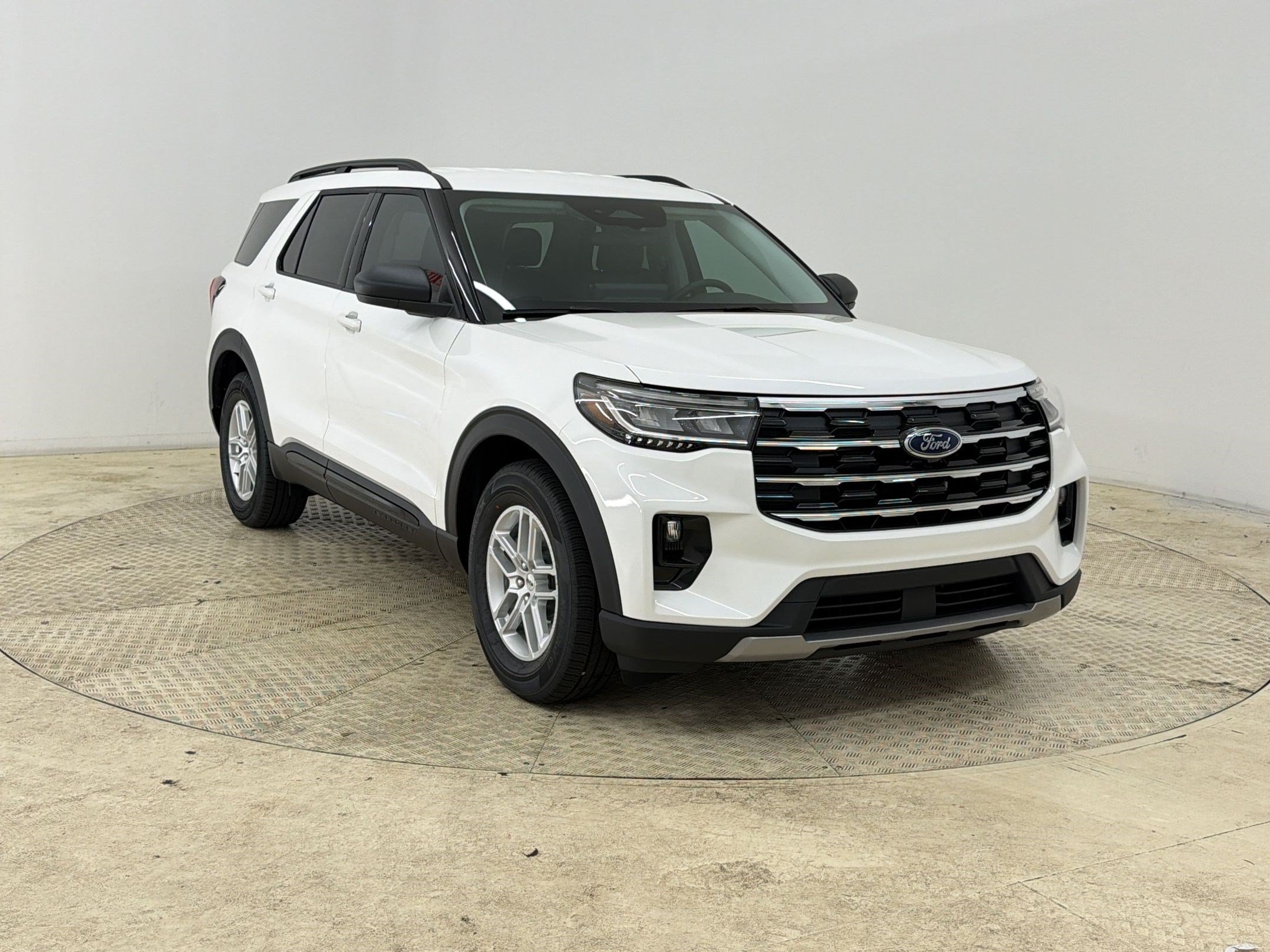 New 2026 Ford Explorer Active w/ Active Comfort Package RWD image 7
