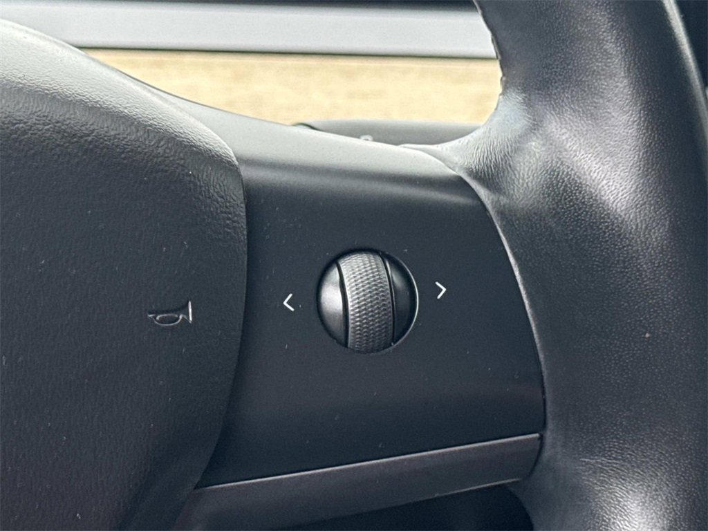 Used 2017 Tesla Model 3 Long Range image 10